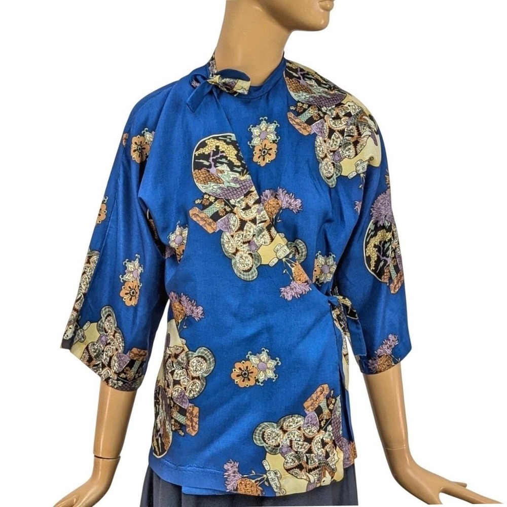 Vintage Manouche 70s Japanese Geisha Print Blue Mock Neck Blouse Kimono Sleeve